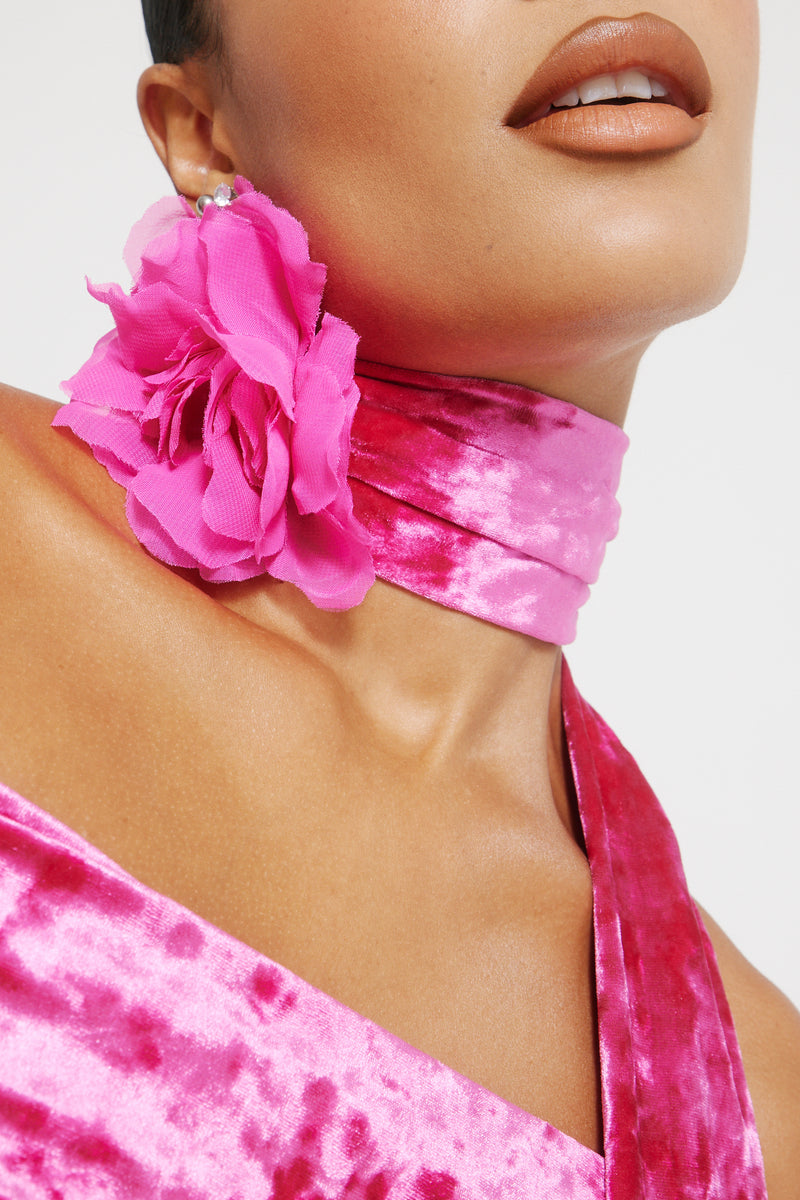 Pink Rose Crushed Velvet Neck Scarf